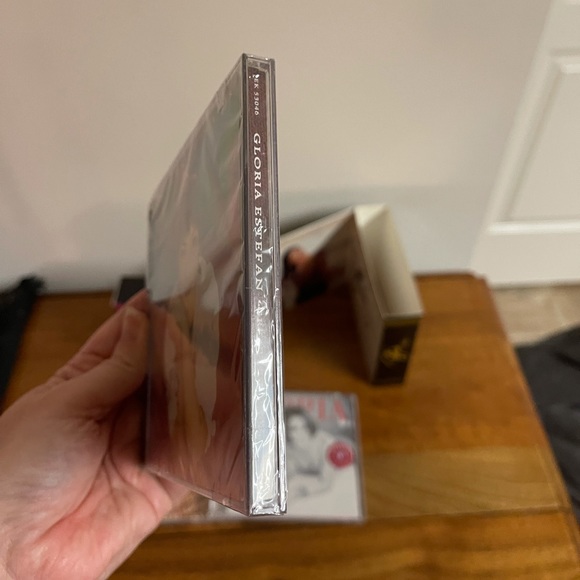 Gloria Estefan Special Edition CD Box Set - Picture 13 of 13